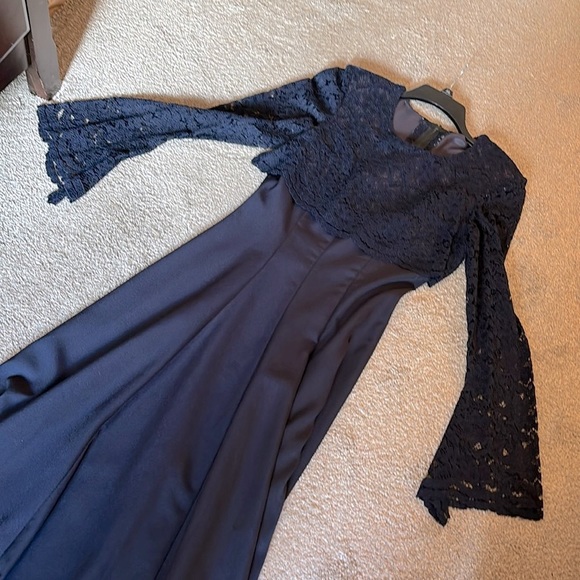 Gorgeous navy blue gown  with eyelet top/sleeves!! - Picture 9 of 10